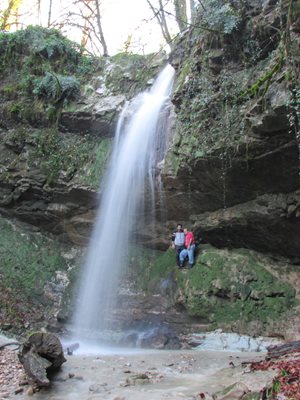 زیرآب-آبشار-ولیلا-284514