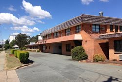 هتل Canberra Lyneham Motor Inn کانبرا
