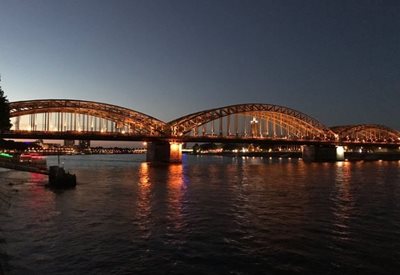 پل هوهنزولرن Hohenzollern Bridge