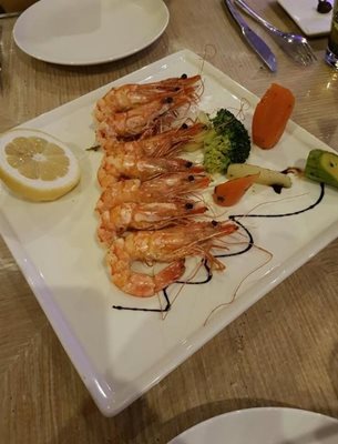 رستوران طلایی رباط Golden Fish