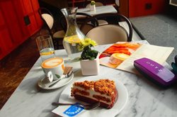 کافه Cosmopolis Cafe برنو