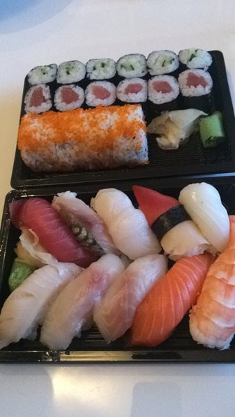 رستوران Momiji Sushi لاهه