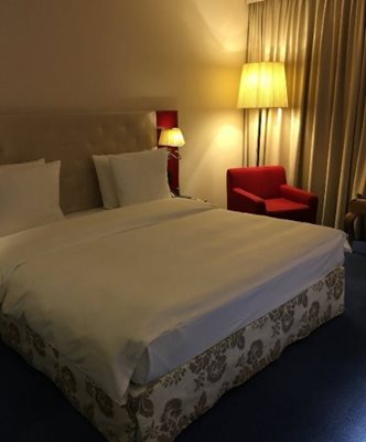 هتل رادیسون بلوی فرودگاه زوریخ Radisson Blu Hotel, Zurich Airport