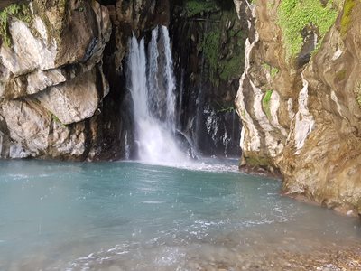 سمیرم-آبشار-آب-ملخ-318000