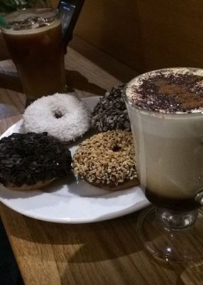 کراسنودار-کافی-شاپ-دونات-و-قهوه-کراسنودار-Donuts-Coffee-330097