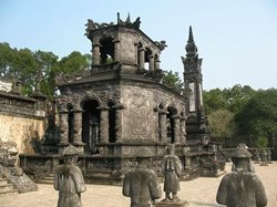 مقبره دانگ خان هیو Tomb Of Dong Khanh