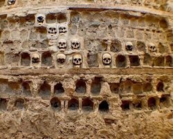 برج جمجمه Skull Tower