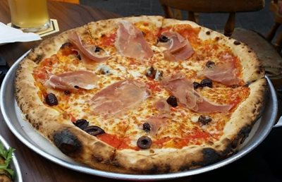 کرک-پیتزا-پومپای-Pompeii-Pizza-335448