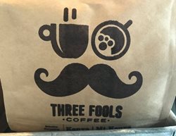 کافه Three Fools