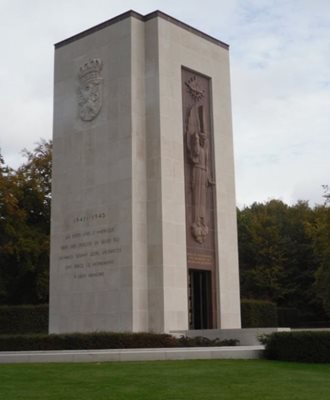 شهر-لوکزامبورگ-یادبود-گورستان-آمریکایی-لوکزامبورگ-Luxembourg-American-Cemetery-Memorial-335790
