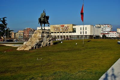 تیرانا-میدان-اسکندر-بیگ-Skanderbeg-Square-338765
