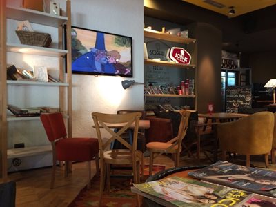 تیرانا-کافه-و-اسنک-سوفی-Sophie-Caffe-Snacs-339395