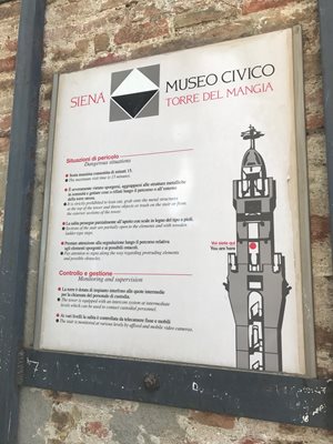 برج دل منگیا سی ینا Torre del Mangia