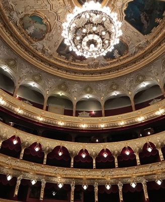 اودسا-سالن-تئاتر-ملی-و-اپرا-اودسا-Odessa-National-Academic-Opera-and-Ballet-Theater-340070