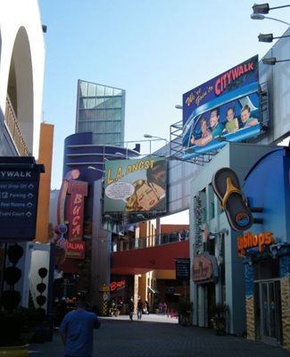 لس-آنجلس-بازار-یونیورسال-سیتی-واک-هالیوود-Universal-CityWalk-Hollywood-341862