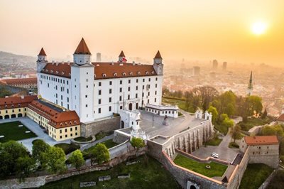 براتیسلاوا-قلعه-براتیسلاوا-Bratislava-Castle-344504