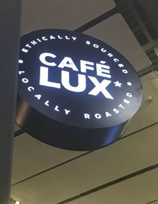 کافه Lux