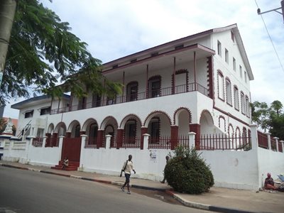 مونروویا-موزه-ملی-لیبریا-Liberian-National-Museum-353855