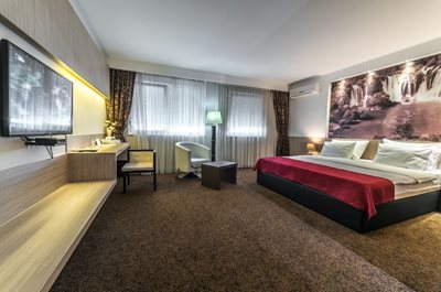 موستار-هتل-شهر-City-Hotel-354294