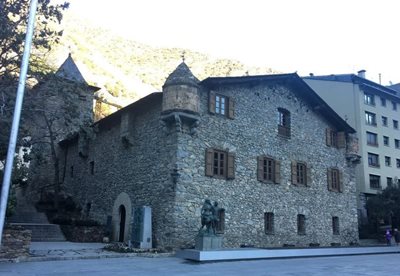 آندورا-لا-ولا-خانه-تاریخی-کاسا-د-لا-وال-Casa-de-la-Vall-359027