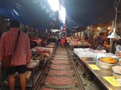 بانکوک-بازار-راه-آهن-بانکوک-Railway-market-359855