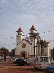 کلیسای جامع آیرجا کاتولیکا دا بیسائو | Igreja Catolica da Bissau
