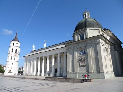 ویلنیوس-کلیسای-جامع-ویلنیوس-Vilnius-Cathedral-372336