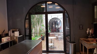 سان-خوآن-کافه-کوتارو-سومبراس-Cafe-Cuatro-Sombras-374866