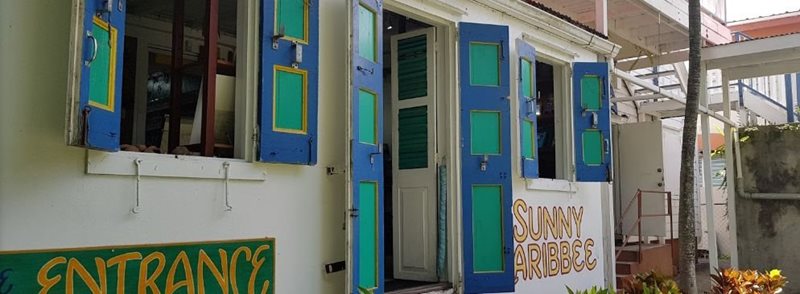 فروشگاه ادویه و آثار هنری سانی کارائیبی | Sunny Caribbee Spice Shop & Art Gallery