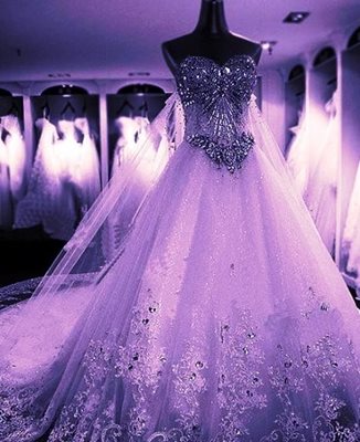 تهران-راسته-لباس-عروس-چهارراه-امیر-اکرم-390518