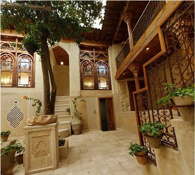 شیراز-کافه-موزه-زرنگار-399086