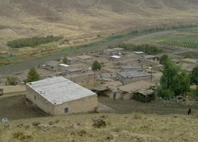 کوهدشت-روستای-چم-قلعه-400571
