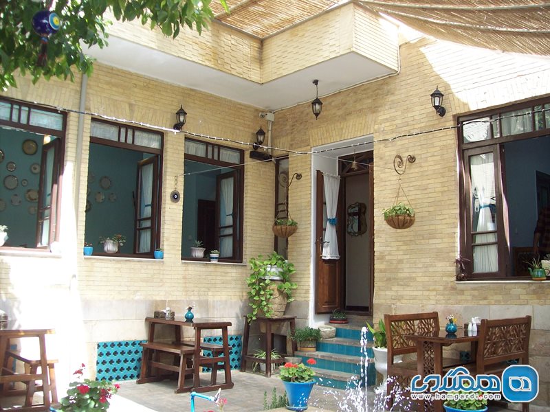 اقامتگاه و کافه رستوران سلطنت بانو