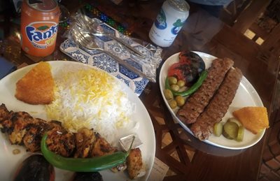 تهران-کافه-رستوران-سنتی-قصر-ایرانیان-431721