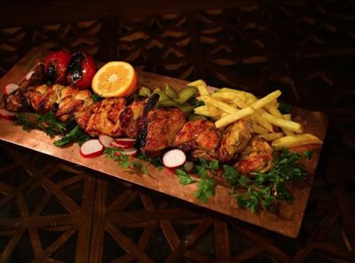 تهران-کافه-رستوران-سنتی-قصر-ایرانیان-431722
