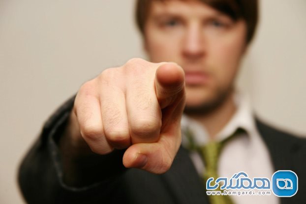اشاره با انگشت در چین توهین محسوب می شود