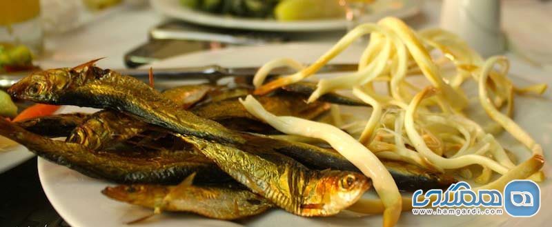 ماهی دریای خزر و پنیر دودی غذای محلی آذربایجان
