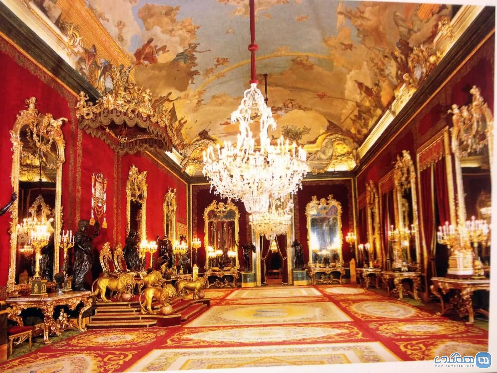 فضای داخلی قصر سلطنتی : Royal Palace ، معماری باشکوه الهام گرفته از ورسای