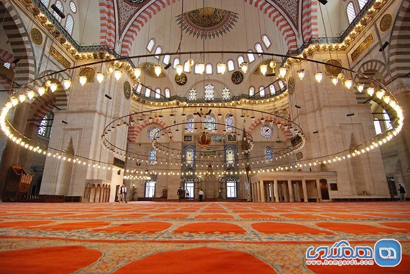 شبستان گنبددار مسجد سلیمانیه استانبول
