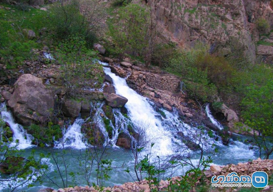 چشمه آبشارهای معروف پالنگان