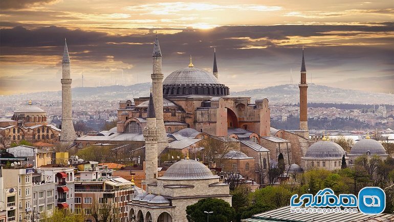 استانبول Istanbul در ترکیه ، مسجد مشهور ایاصوفیا Hagia Sophia