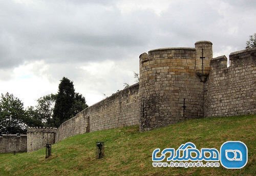 دیوارهای قرون وسطایی