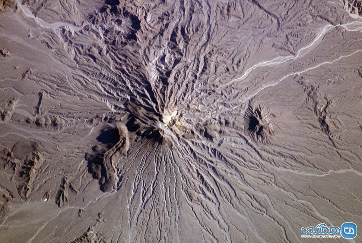 کوه های آتشفشانی ایران را کمی بیشتر بشناسیم | کوه آتشفشان بزمان