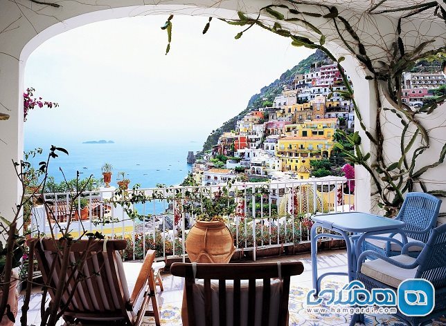 یکی از چشم انداز های هتل Le Sirenuse در سواحل آمالفی ایتالیا