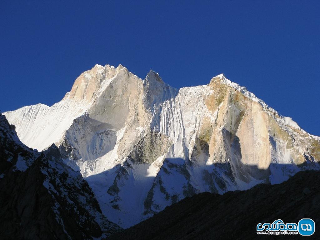 قله مرو در رشته کوه های هیمالیا (meru peak in the himalayan mountains)