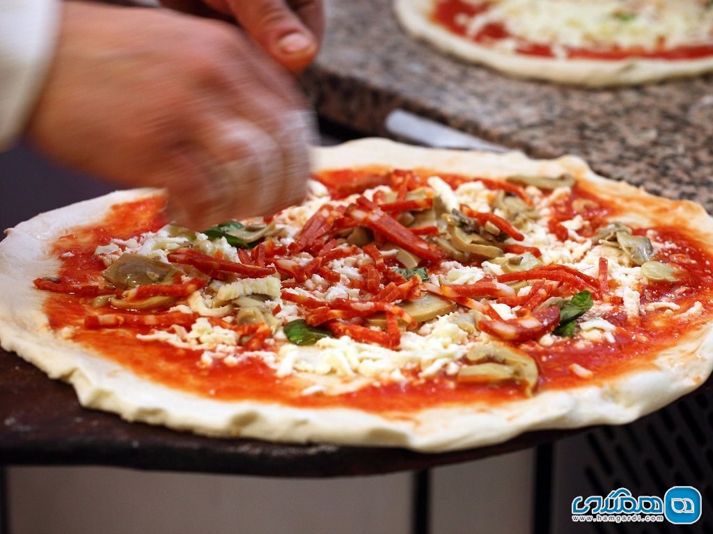 به سبک ایتالیایی ها پیتزا بخورید