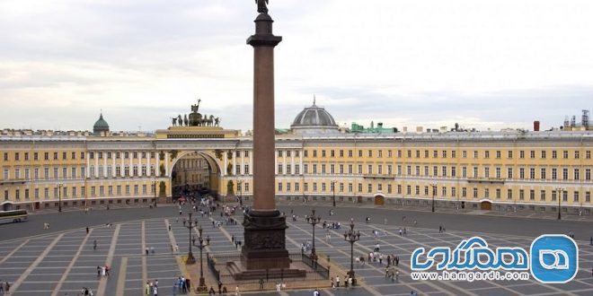میدان قصرسن پترزبورگ روسیه 