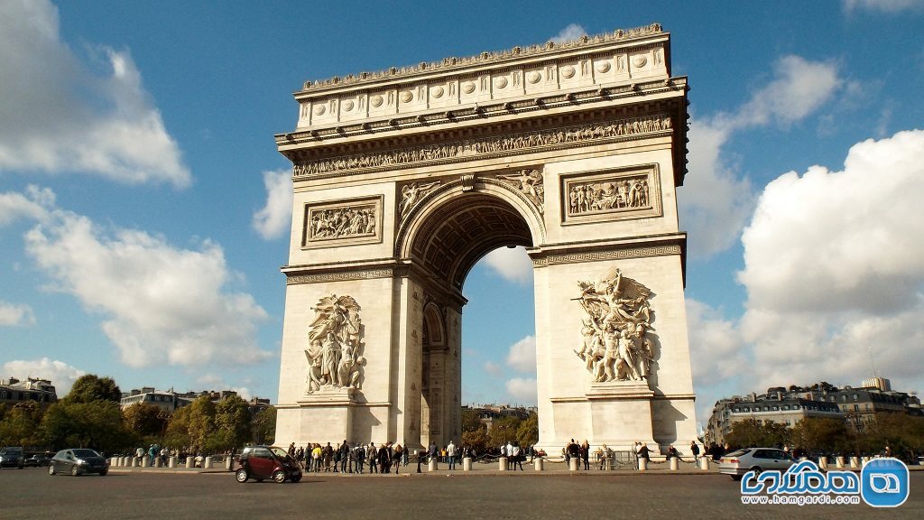 آشنایی با محله های پاریس : آروندیسمان هفدهم : طاق پیروزی Arc de Triomphe