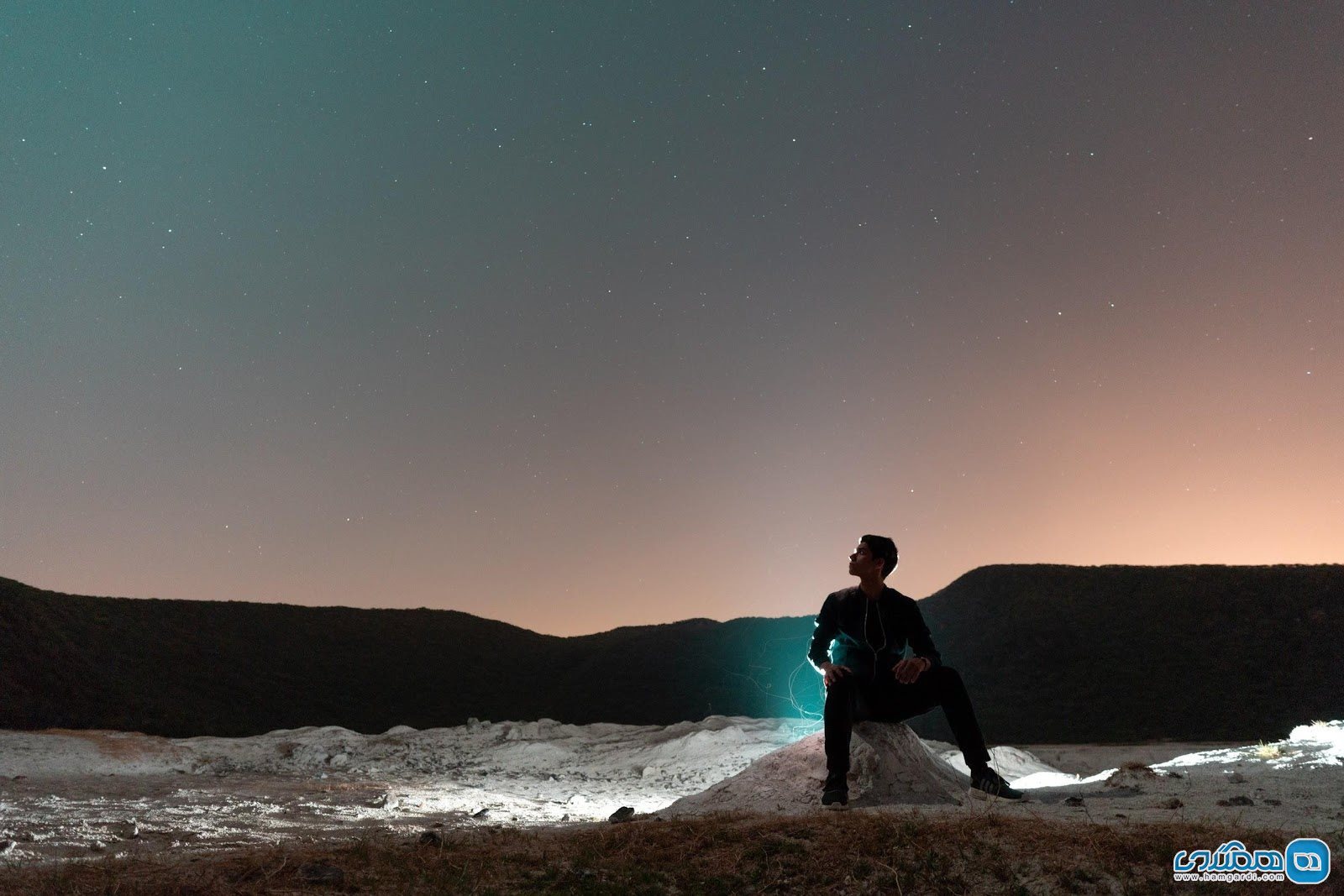 در صحرای آتاکاما Atacama در شیلی به ستاره های آسمان خیره شوید