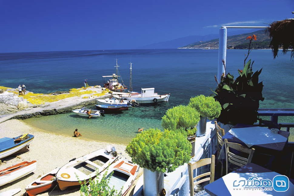 بهترین و ایده آل ترین نقاط جهان برای سفر گردشگران خانم : یونان